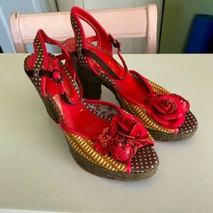 POETIC LICENSE ARTSY FLORAL AND POLKA DOT OPEN TOE SANDAL SIZE 9